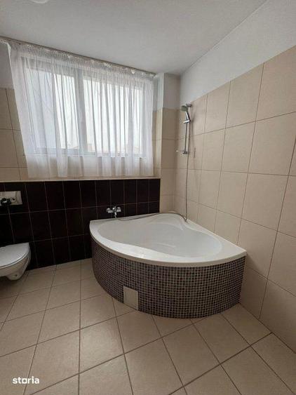 Apartament cu 4 camere semidecomandat, mobilat în Ultracentral