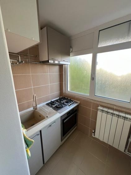 Apartament cu 2 camere decomandat, mobilat în Craiovița Nouă