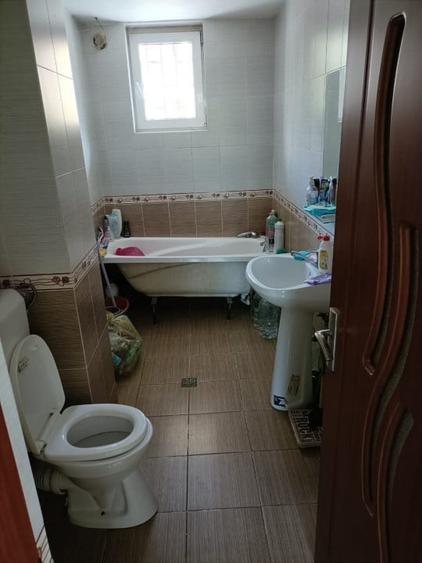 Apartament cu 2 camere semidecomandat în Fundeni