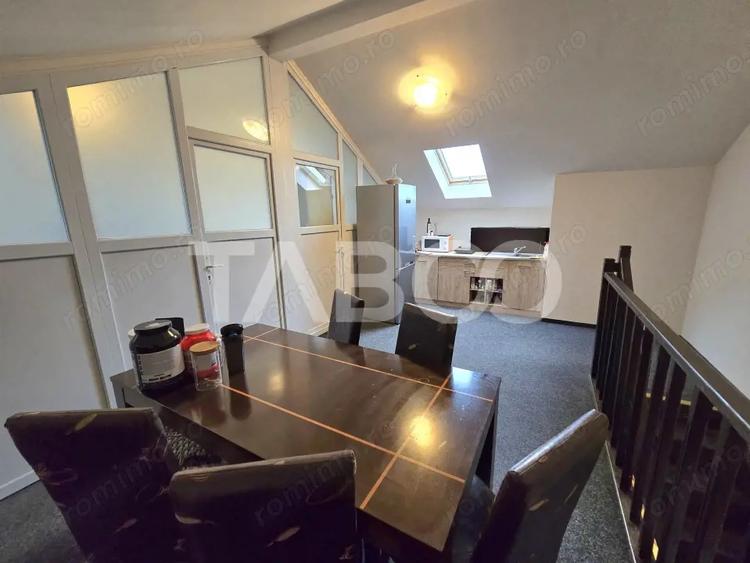 Apartament cu 4 camere decomandat, mobilat în Central