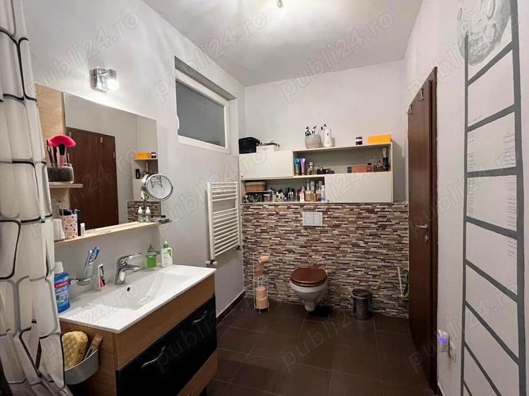 Casă cu 4 camere cu Teren 303 Mp în Ghiroda