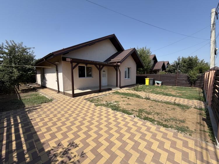 Casă individuală cu 3 camere cu Teren 400 Mp în Domnești