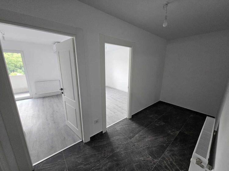 Apartament cu 4 camere decomandat în Exterior Vest