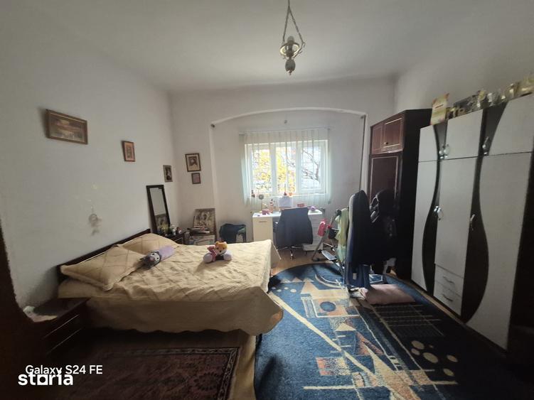 Casa spa?ioasa din caramida, in apropiere de padure - 5