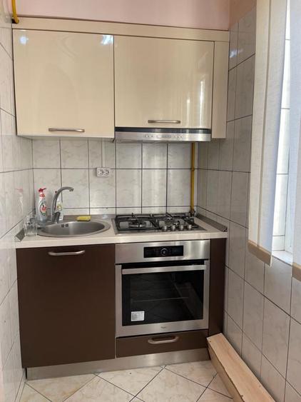 Apartament cu 3 camere decomandat în Buzaului