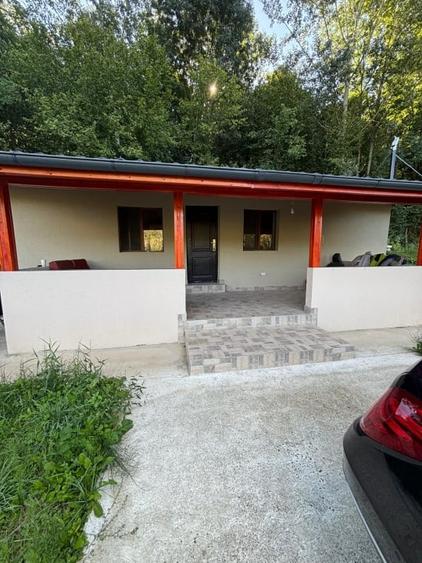 Casă individuală cu 2 camere cu Canalizare în Capul Câmpului
