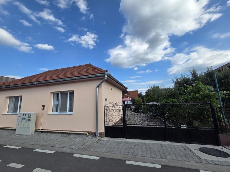Casă cu 4 camere în Central