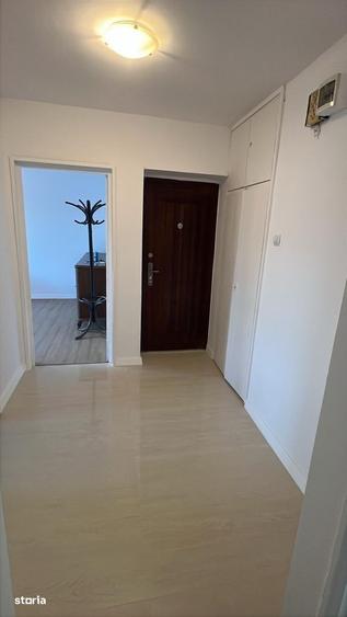 Apartament cu 3 camere decomandat în Dristor