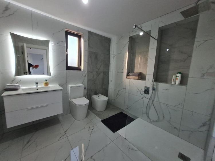 Casă cu 5 camere cu Teren 825 Mp în Muntenii de Sus
