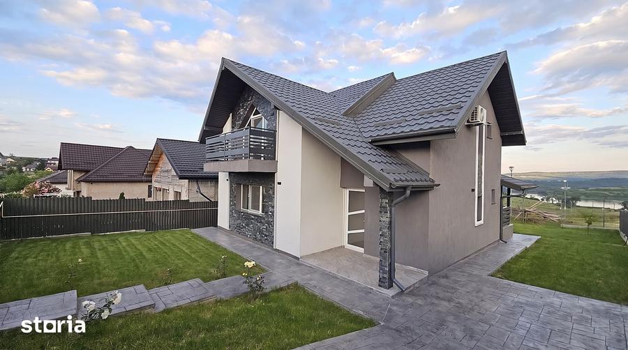 Casă cu 5 camere cu Teren 500 Mp în Exterior Vest