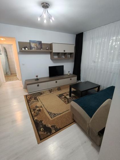 Apartament cu 2 camere decomandat în Aleea Trandafirilor