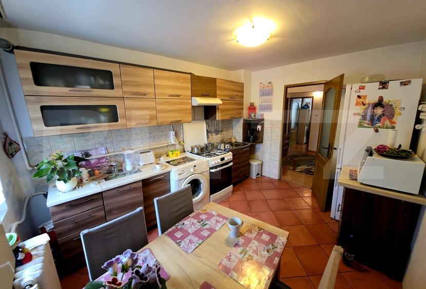 Apartament spațios, de vanzare, cu 4 camere, zona Han - 3