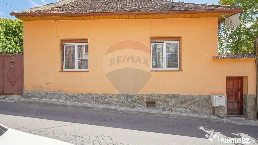 Casă cu 2 camere cu Teren 151 Mp în Central