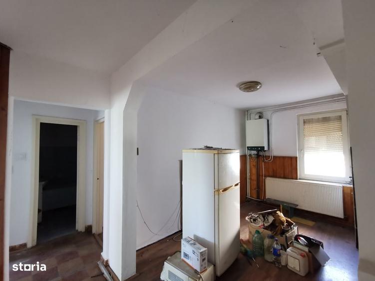 Apartament cu 4 camere decomandat în Central