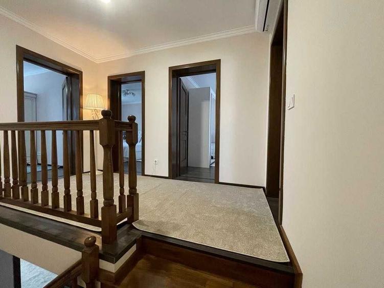 Casă cu 4 camere în Exterior Vest