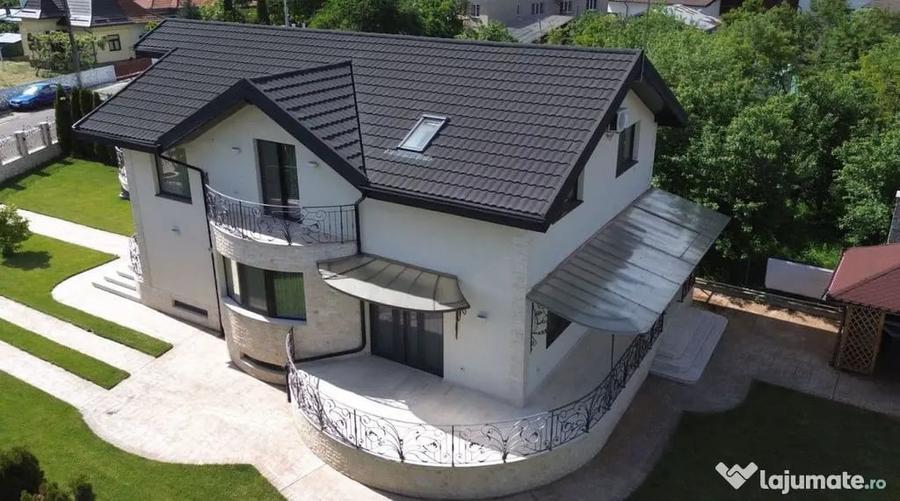 Casă cu 7 camere cu Teren 1042 Mp în Cornu
