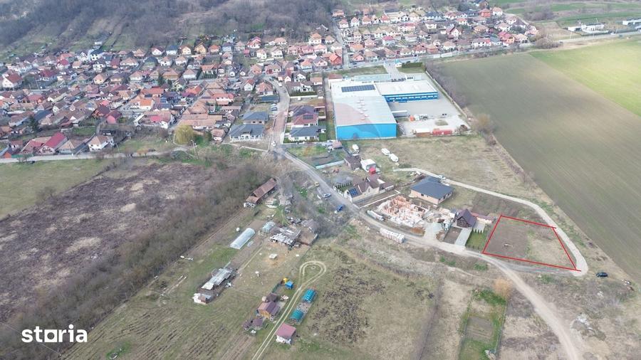 Teren de 696 mp, în Central