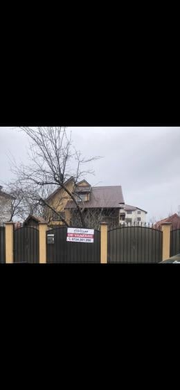Casă cu 9 camere cu Teren 640 Mp în Agigea