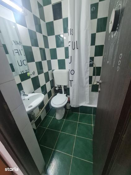 Apartament cu 3 camere semidecomandat în Militari