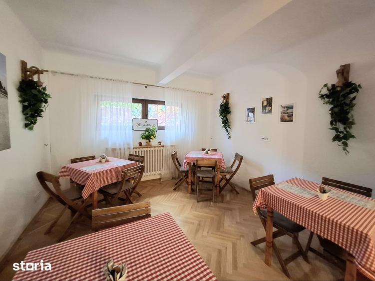 Casă cu 6 camere cu Teren 50 Mp în Vatra Luminoasă