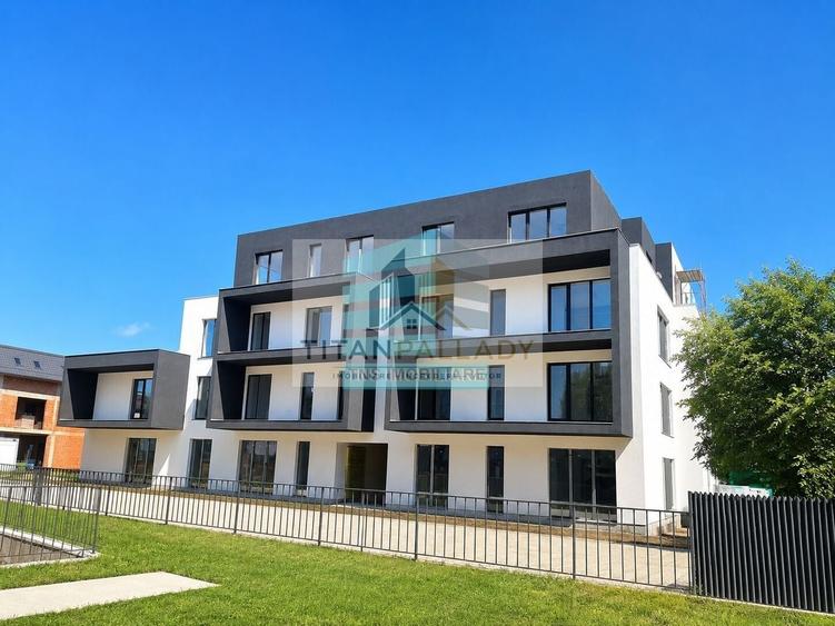 Apartament cu 4 camere decomandat în Titan