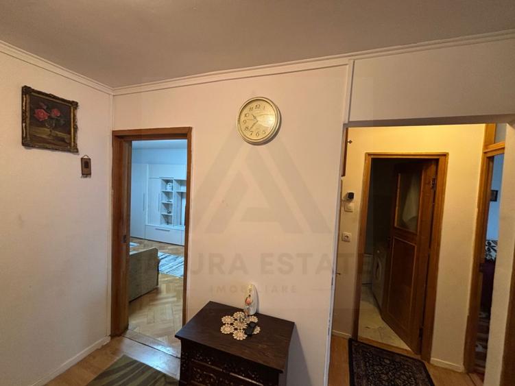 Apartament cu 3 camere decomandat, mobilat în Sub Arini