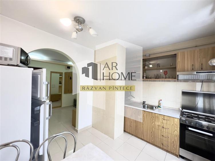 Apartament cu 2 camere semidecomandat, mobilat în Ultracentral