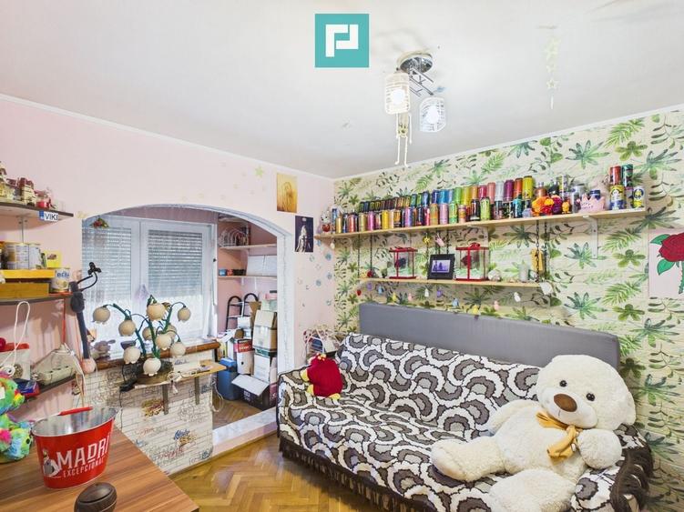 Apartament cu 3 camere decomandat, mobilat în Rogerius