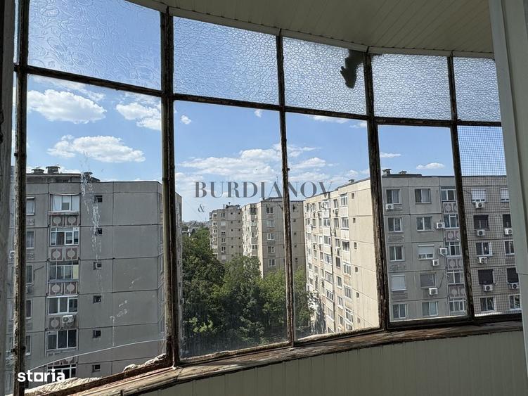 Apartament cu 4 camere semidecomandat în Gorjului