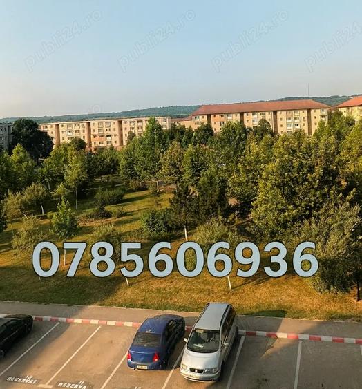 Apartament cu 3 camere decomandat în Motru