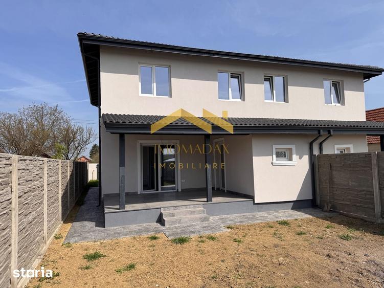 Casă cu 4 camere cu Teren 300 Mp în Sânmihaiu Român