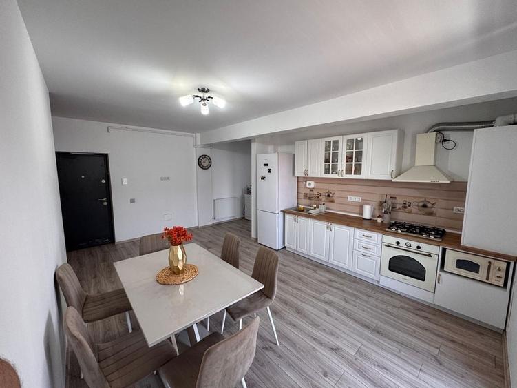 Apartament cu 2 camere decomandat în Florești