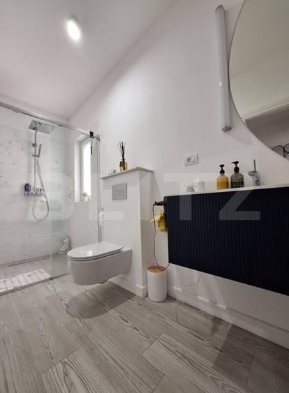 Casă individuală cu 6 camere cu Piscina în Lunei
