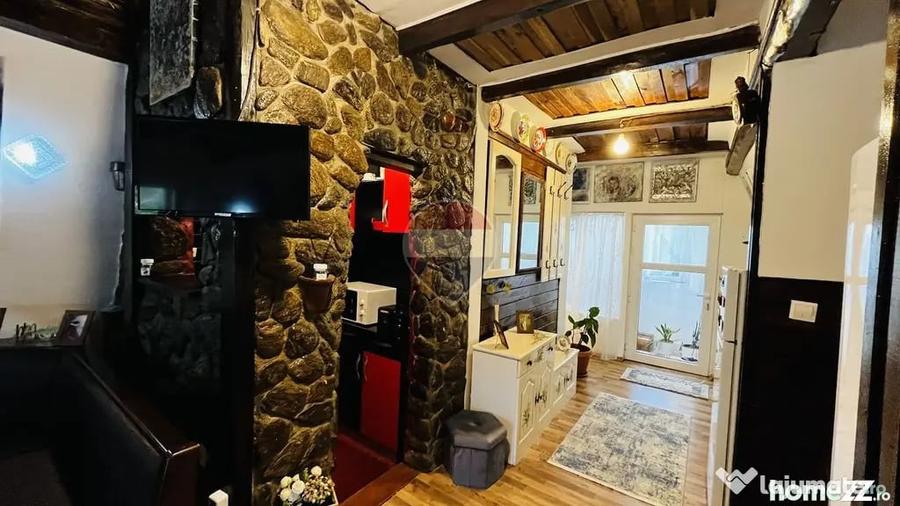 Casă cu 4 camere cu Teren 959 Mp în Lăzăreni