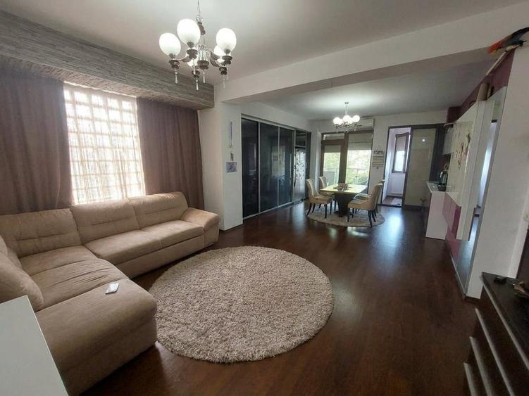 Apartament cu 2 camere decomandat, mobilat în Trocadero