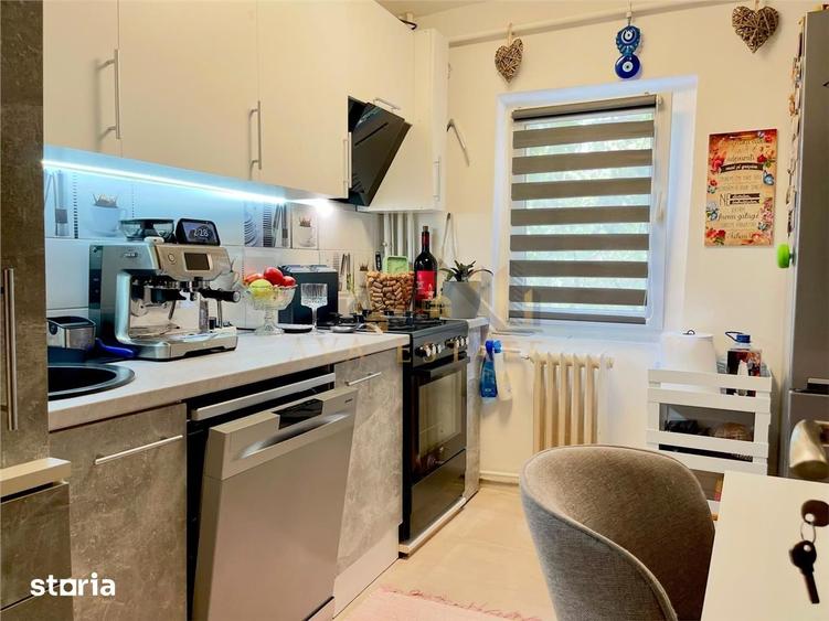 Apartament cu 2 camere semidecomandat, mobilat în Est