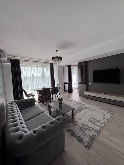 Apartament cu 3 camere decomandat, mobilat în Băneasa