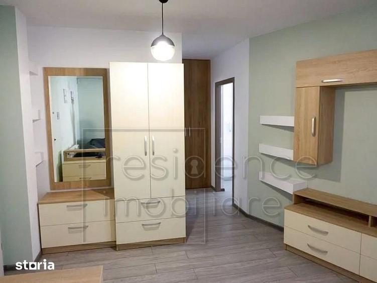Apartament cu 3 camere semidecomandat în Europa