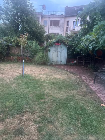Casă cu 3 camere cu Teren 300 Mp în Central