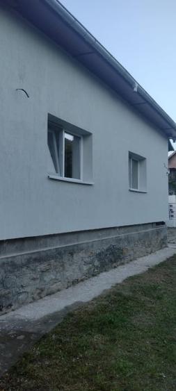 Casă individuală cu 4 camere cu Canalizare în Stoenești