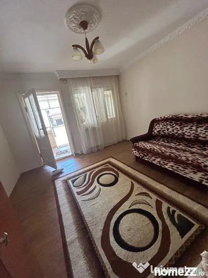 Vand casa cu 3 camere in cartierul Palas, Constanta - Constanta (Constanta) - 1