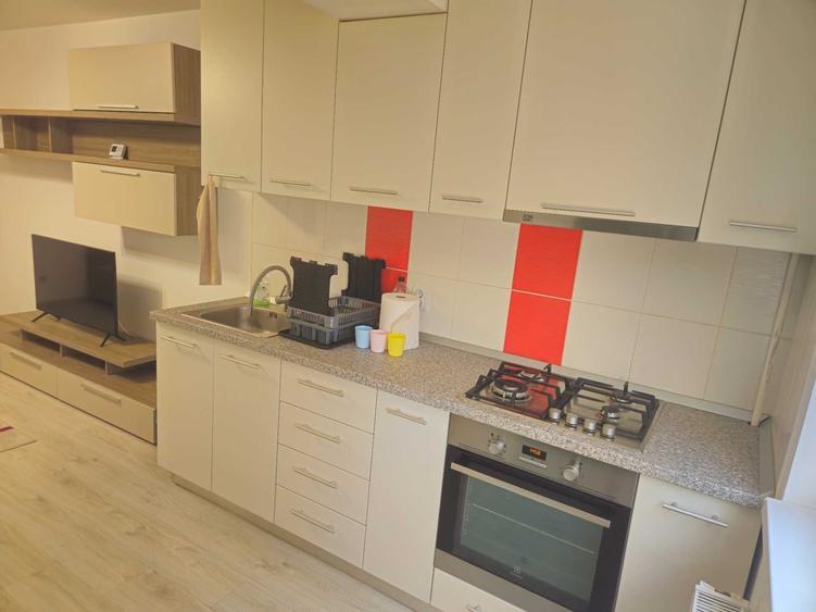 Apartament cu 2 camere decomandat în Central