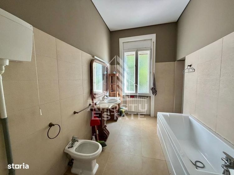 Apartament cu 4 camere în Ultracentral