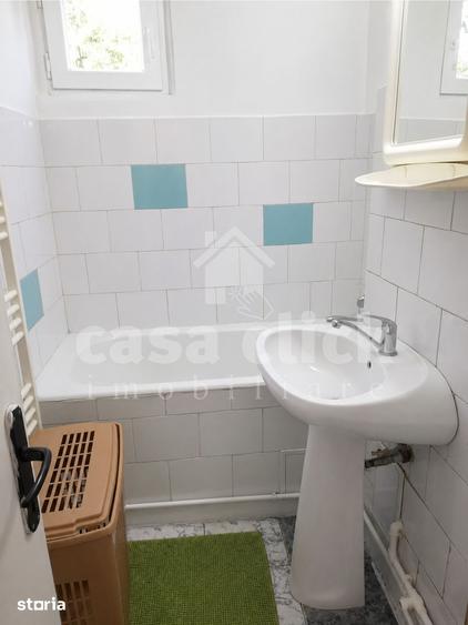 Apartament cu 3 camere decomandat în Piața Centrală