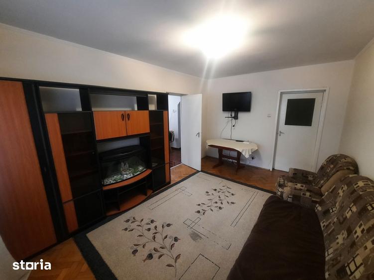 Apartament cu 3 camere decomandat în Burdea