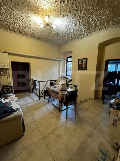 Apartament cu 4 camere semidecomandat, mobilat în Ultracentral