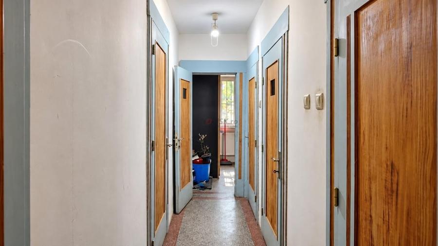Casă cu 7 camere cu Teren 731 Mp în Buda