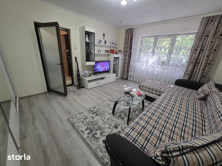 Garsonieră decomandată în Școlilor