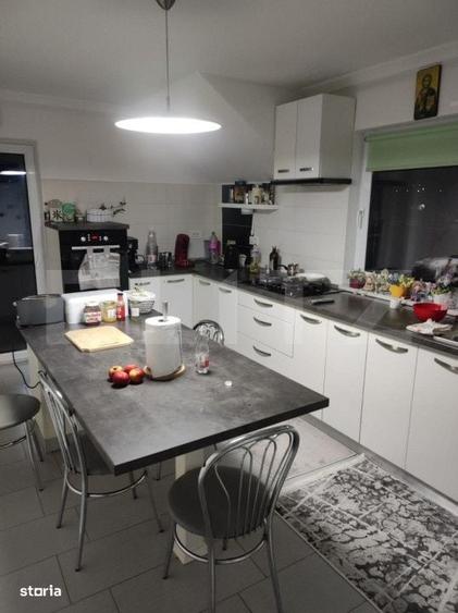 Casă cu 4 camere în Mitocu Dragomirnei