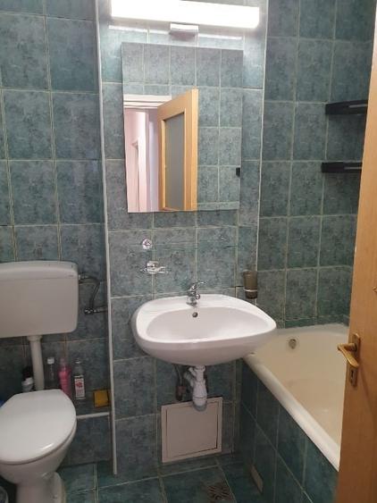Apartament cu 3 camere decomandat, mobilat în Central